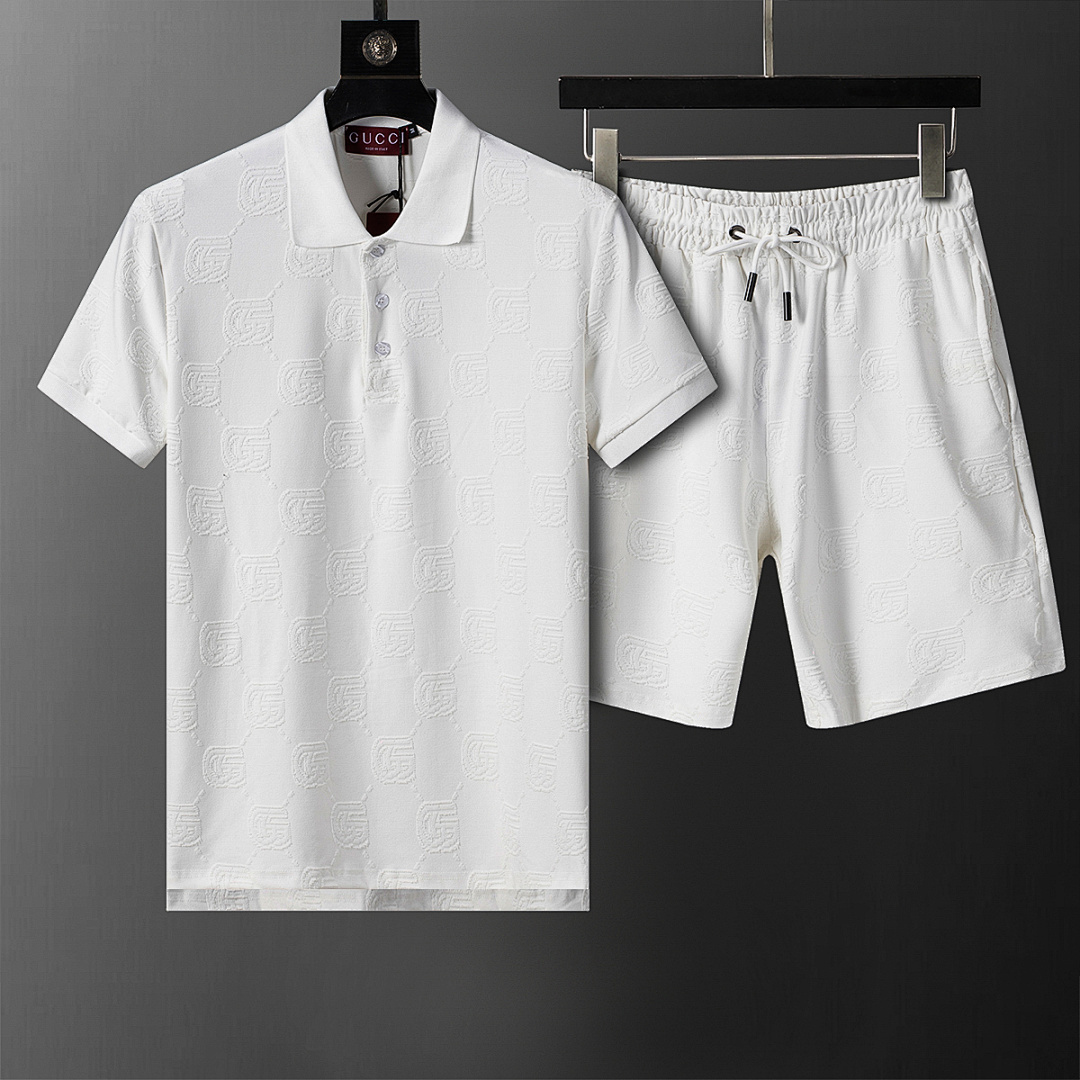 Picture of Men's polo shirt and shorts set