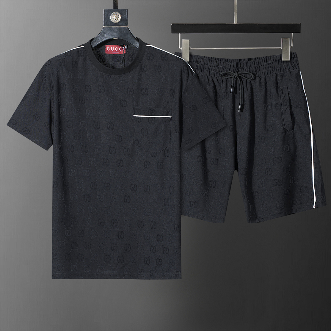 Picture of Men's short-sleeved shirt and shorts set