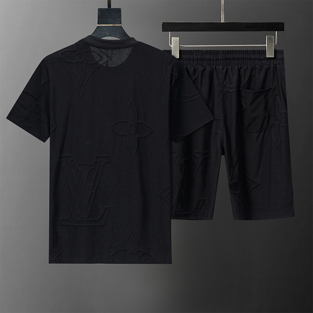 Picture of Men's short-sleeved shirt and shorts set